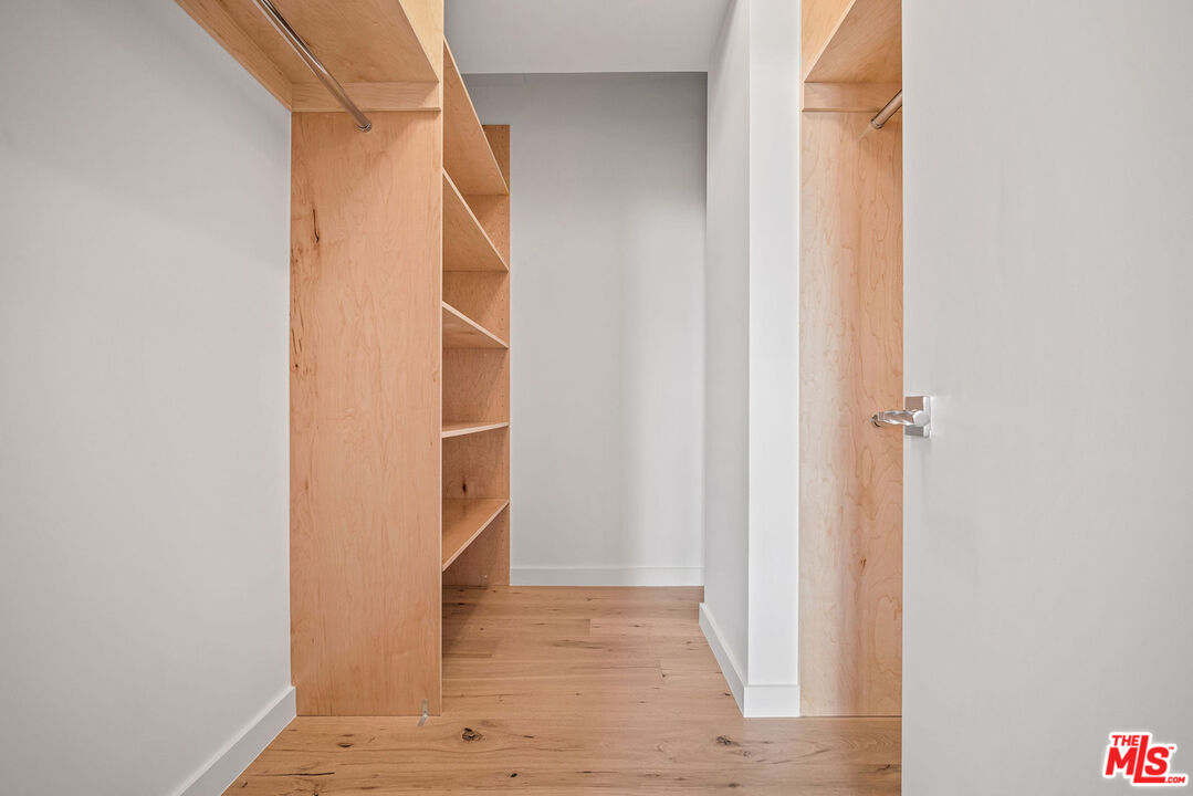 818 N Doheny Dr Unit: 401, West Hollywood