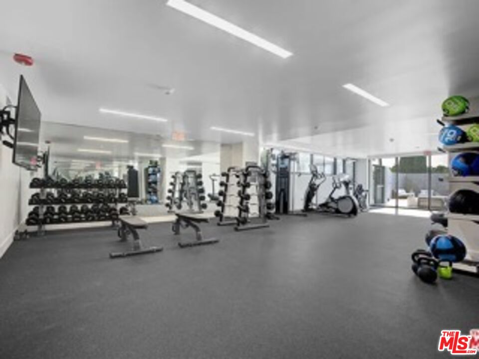 818 N Doheny Dr Unit: 401, West Hollywood