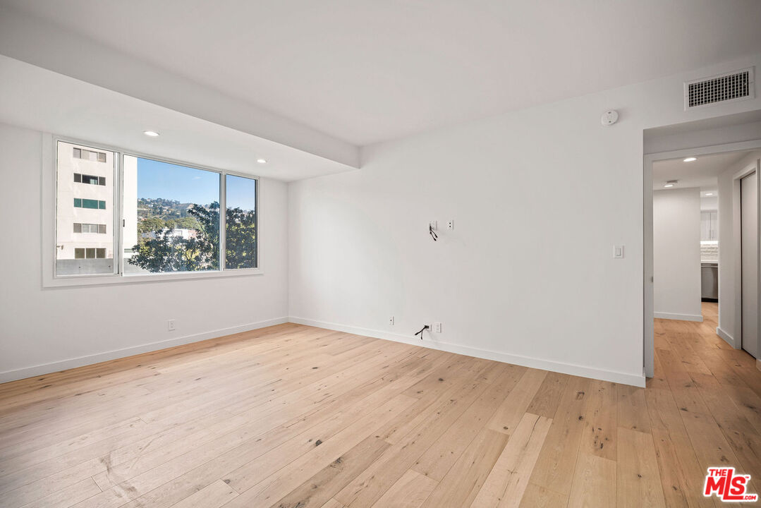 818 N Doheny Dr Unit: 401, West Hollywood