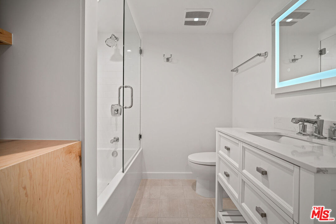 818 N Doheny Dr Unit: 401, West Hollywood