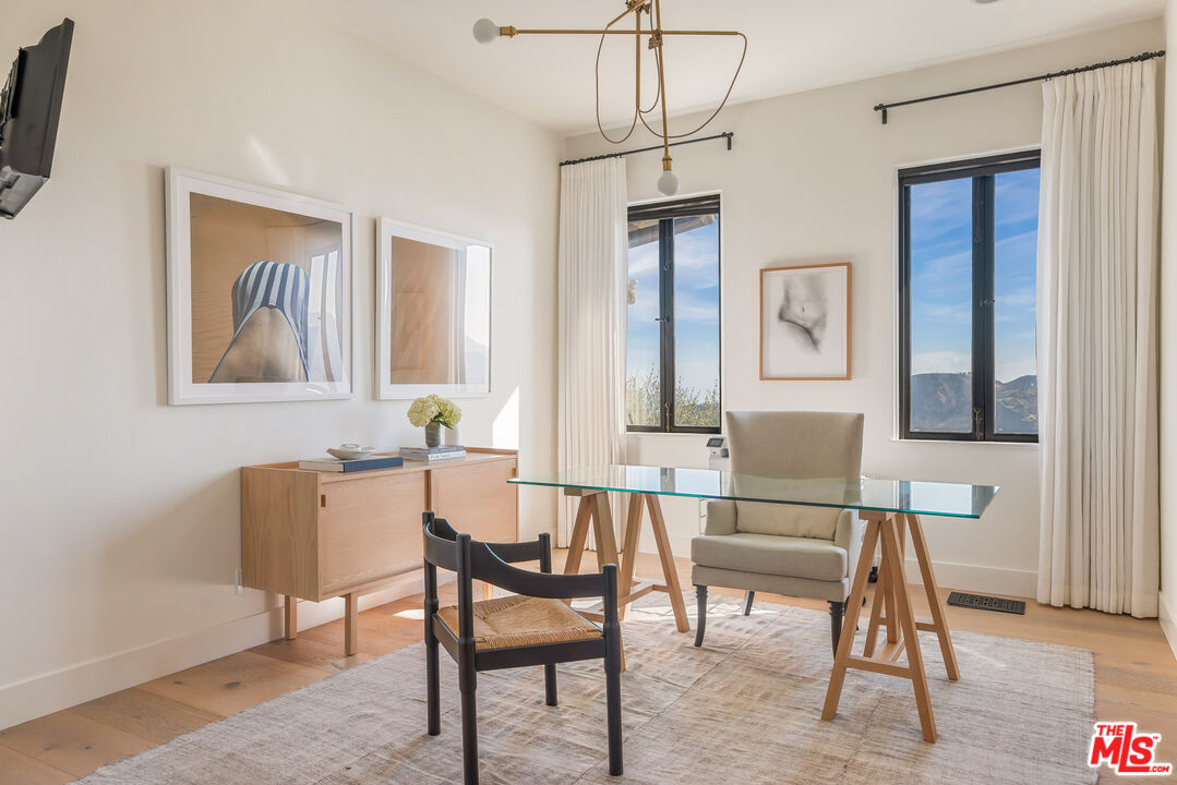 16875 Calle De Sarah, Pacific Palisades 