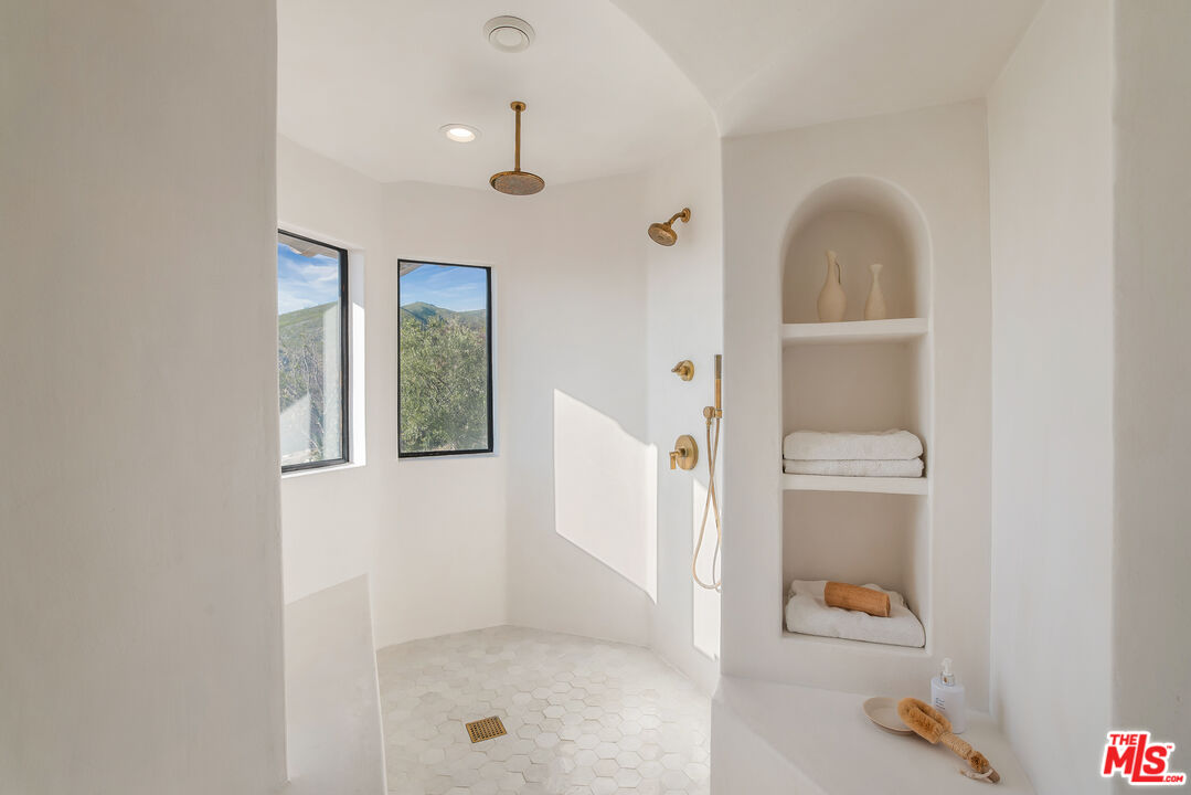 16875 Calle De Sarah, Pacific Palisades 