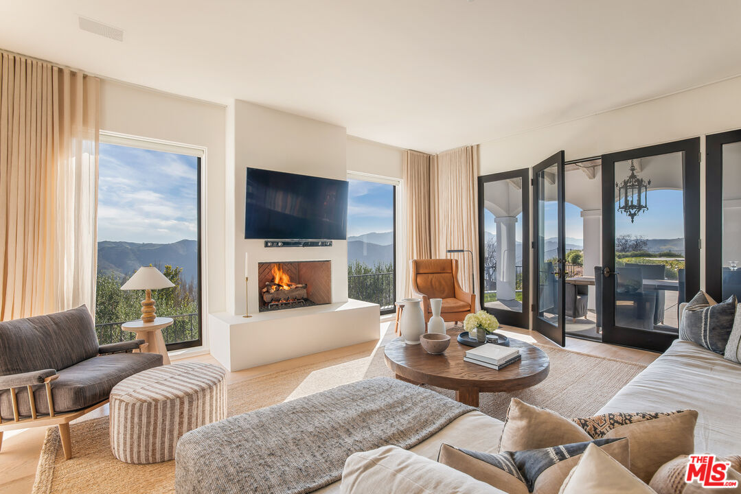 16875 Calle De Sarah, Pacific Palisades 