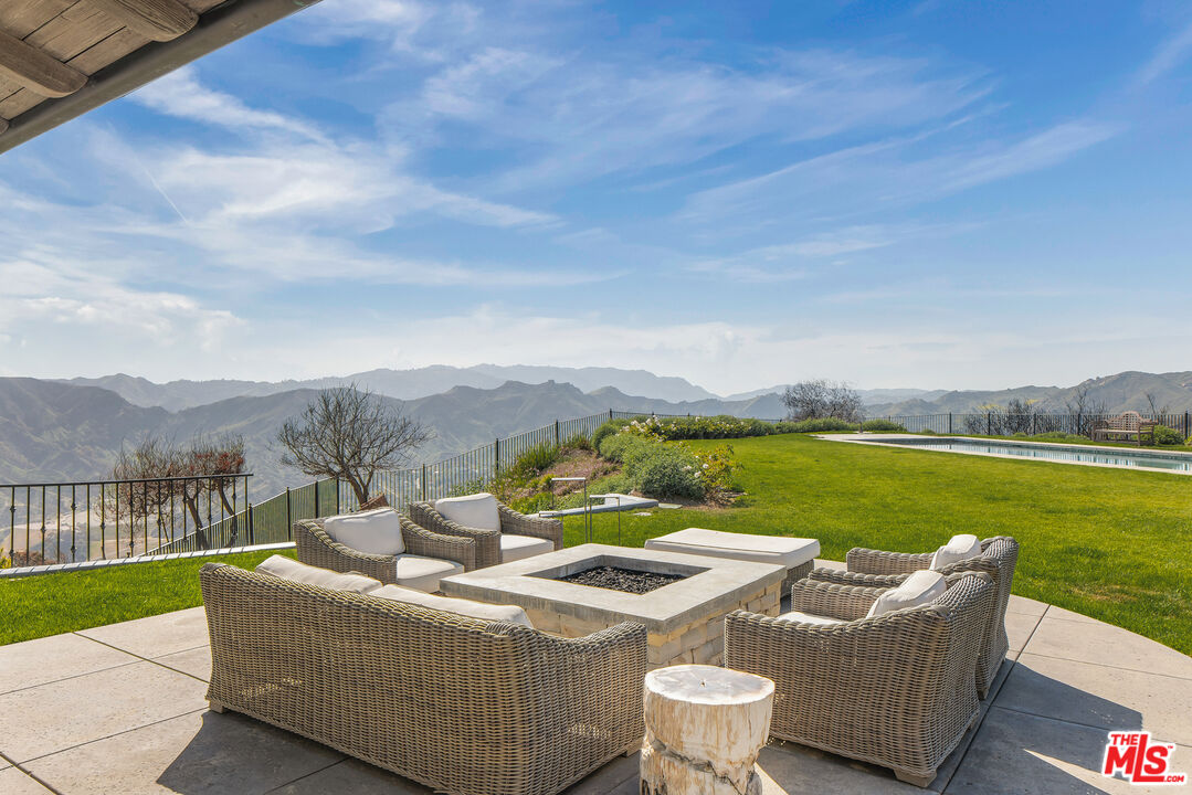 16875 Calle De Sarah, Pacific Palisades 