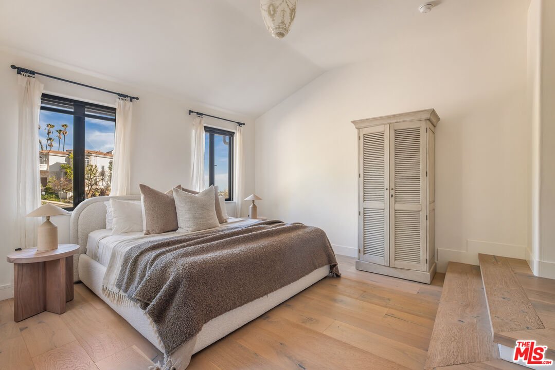 16875 Calle De Sarah, Pacific Palisades 