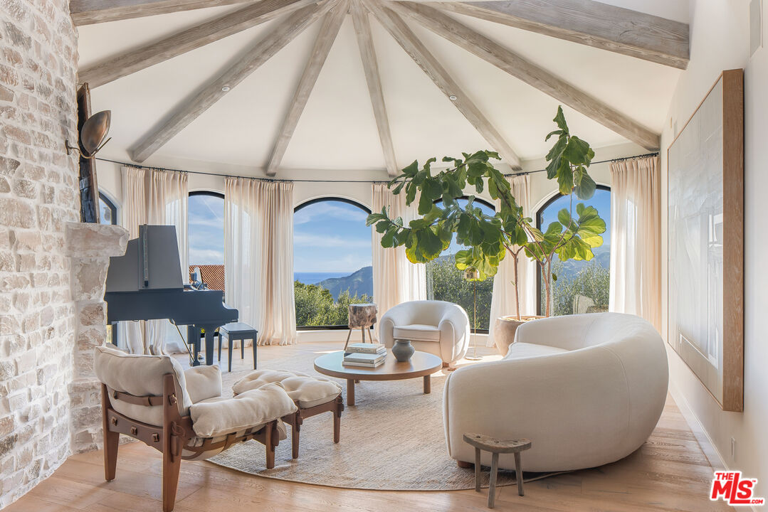 16875 Calle De Sarah, Pacific Palisades 