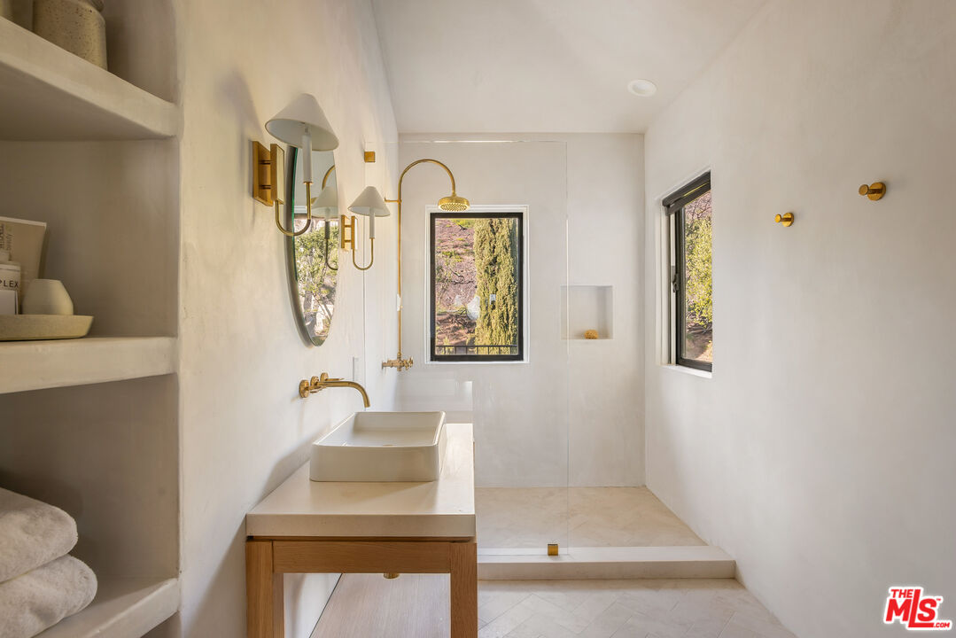 16875 Calle De Sarah, Pacific Palisades 