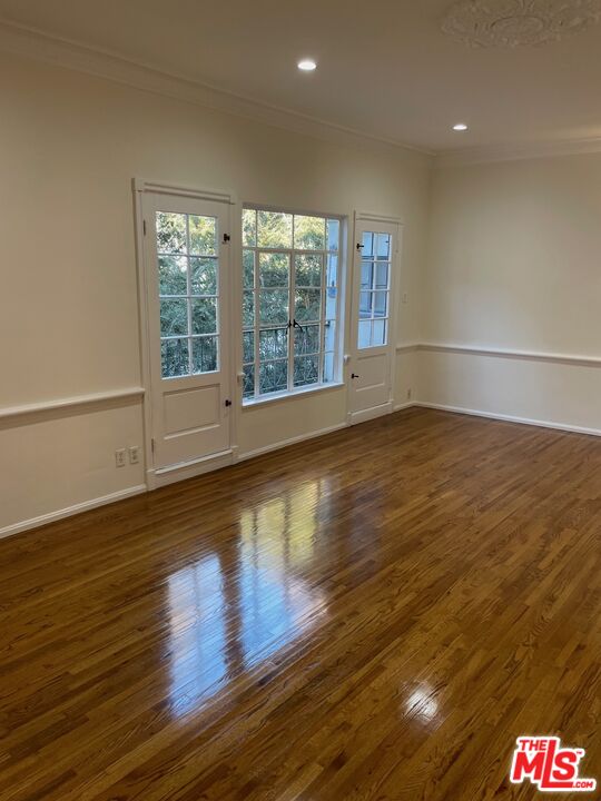 9836 Charleville Blvd, Beverly Hills