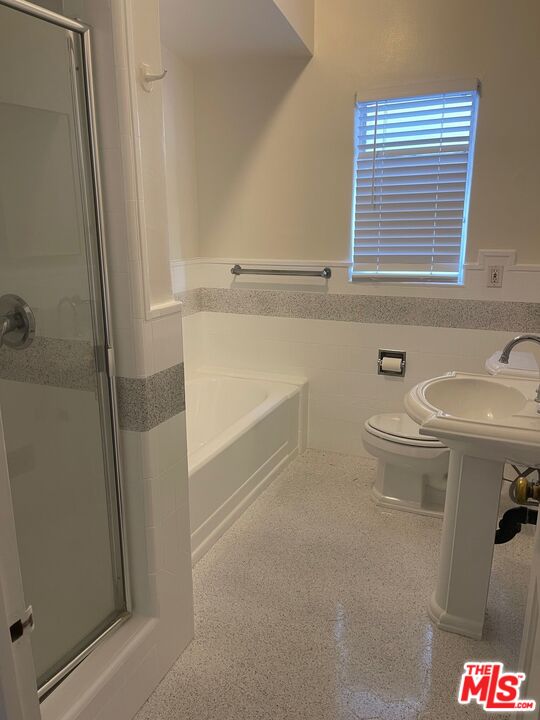 9836 Charleville Blvd, Beverly Hills