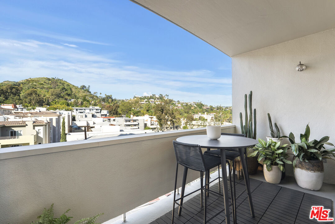 7250 Franklin Ave Unit: 603, Hollywood