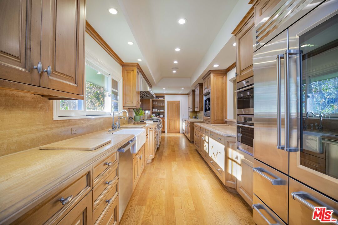 1296 Capri Dr, Pacific Palisades