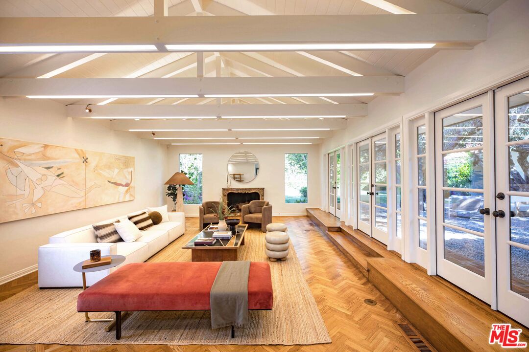 1296 Capri Dr, Pacific Palisades