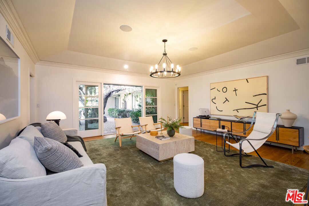 1296 Capri Dr, Pacific Palisades