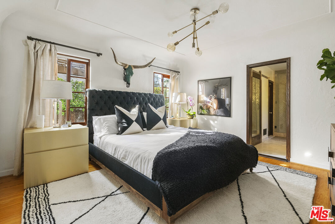 105 S La Jolla Ave