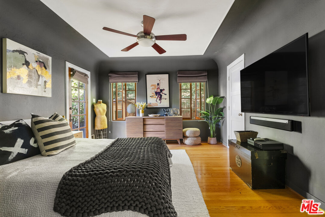 105 S La Jolla Ave