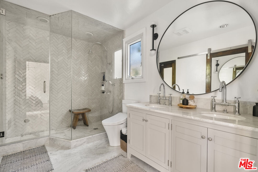 105 S La Jolla Ave