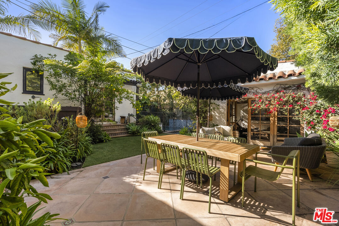 105 S La Jolla Ave