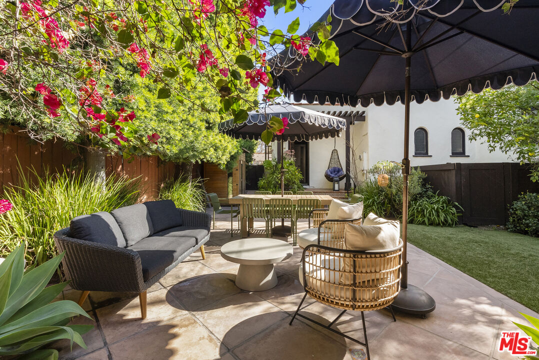 105 S La Jolla Ave