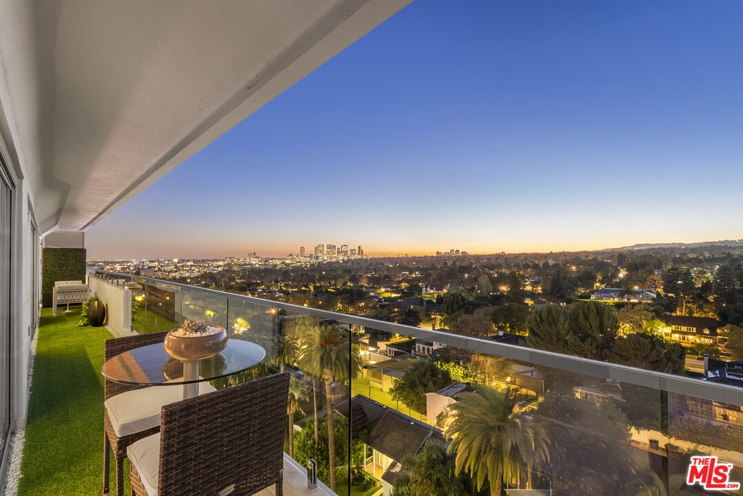 838 N Doheny Dr Unit: 1202