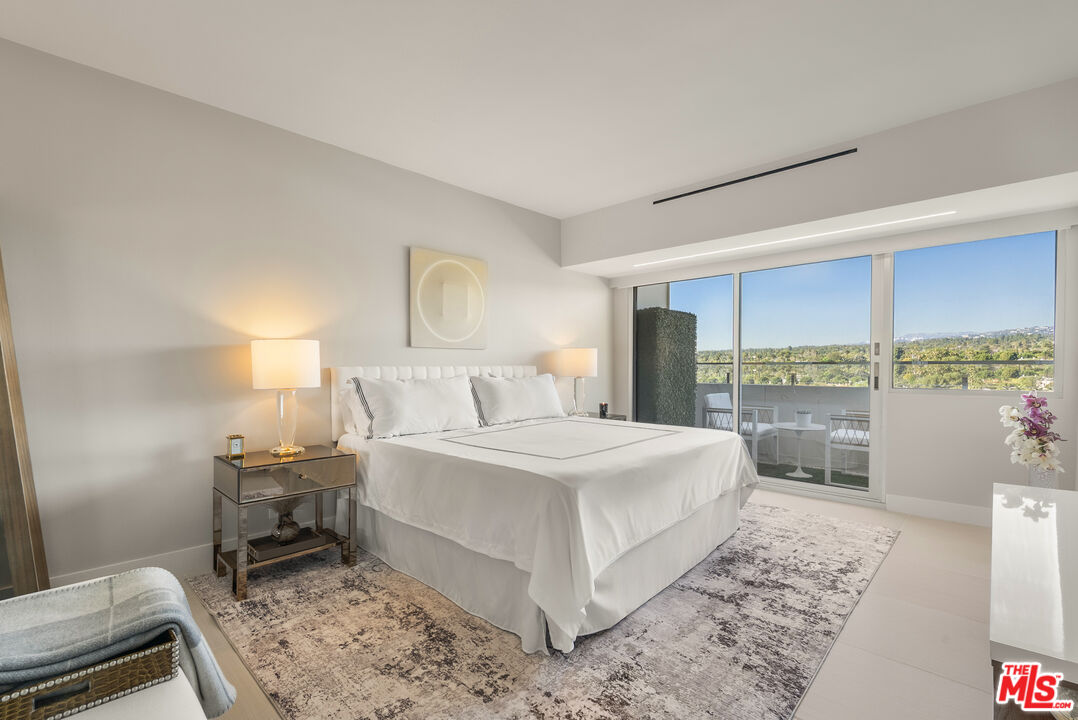 838 N Doheny Dr Unit: 1202