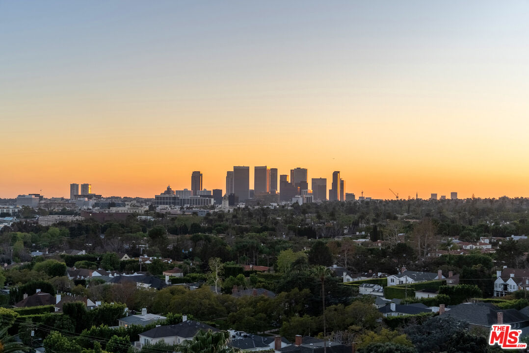 838 N Doheny Dr Unit: 1202