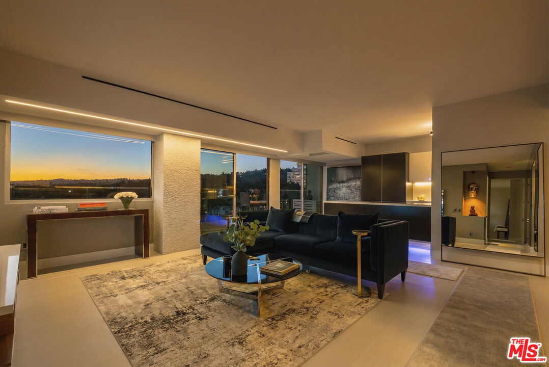 838 N Doheny Dr Unit: 1202