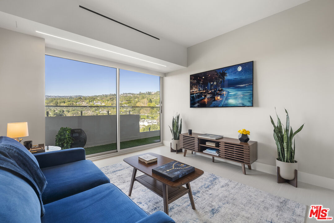 838 N Doheny Dr Unit: 1202