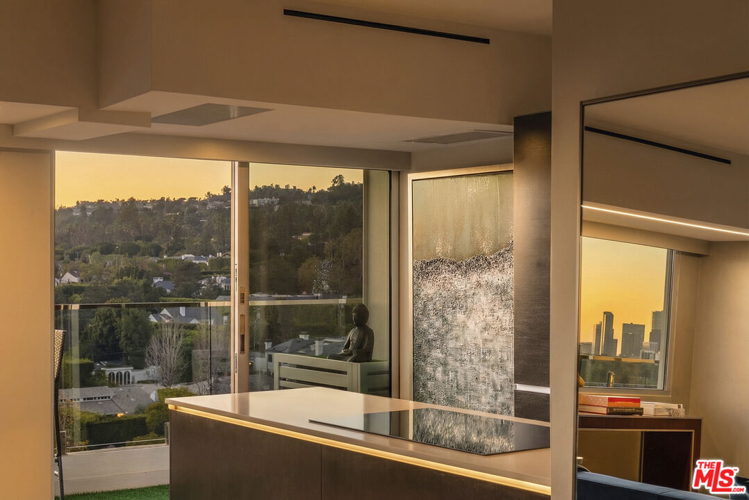 838 N Doheny Dr Unit: 1202