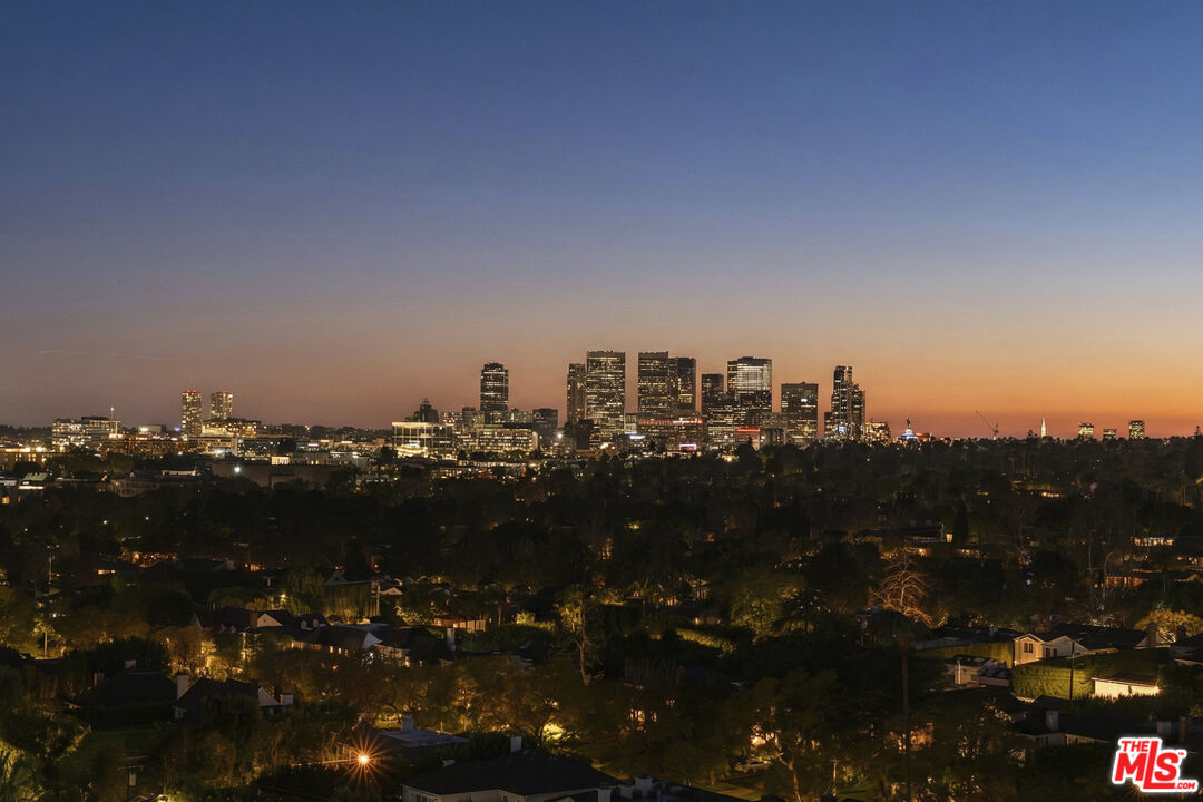 838 N Doheny Dr Unit: 1202