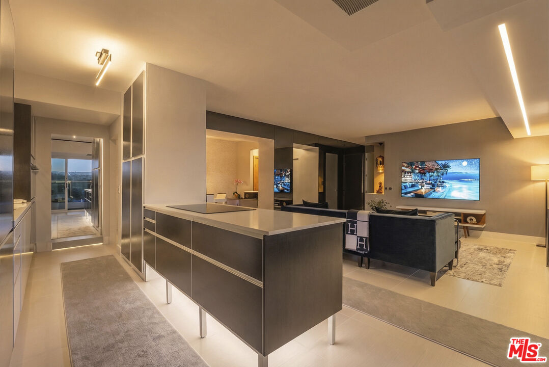 838 N Doheny Dr Unit: 1202