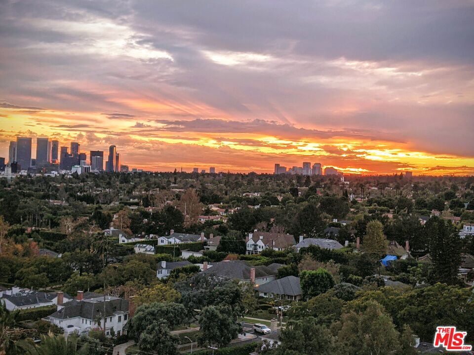 838 N Doheny Dr Unit: 1202