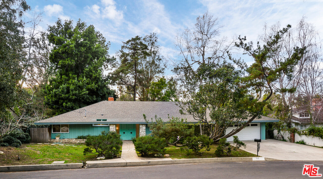 3151 Oakdell Ln