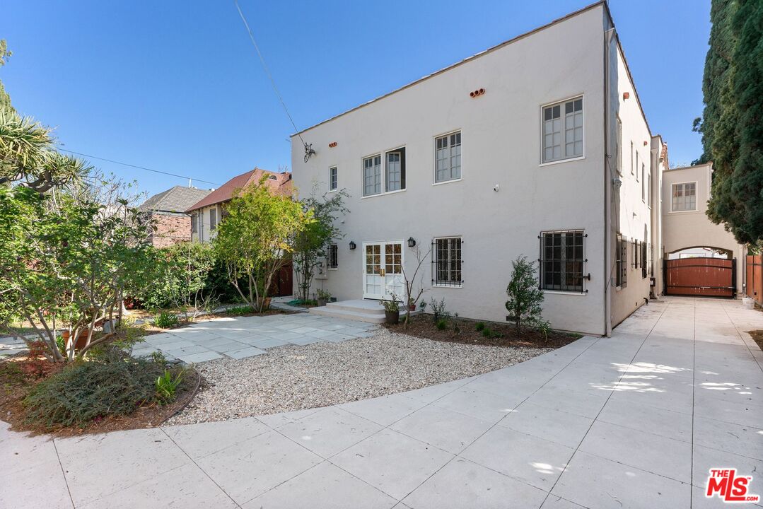 123 N Orange Dr
