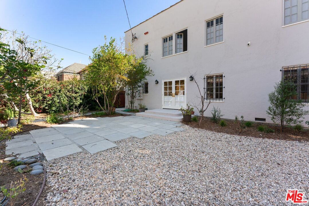 123 N Orange Dr