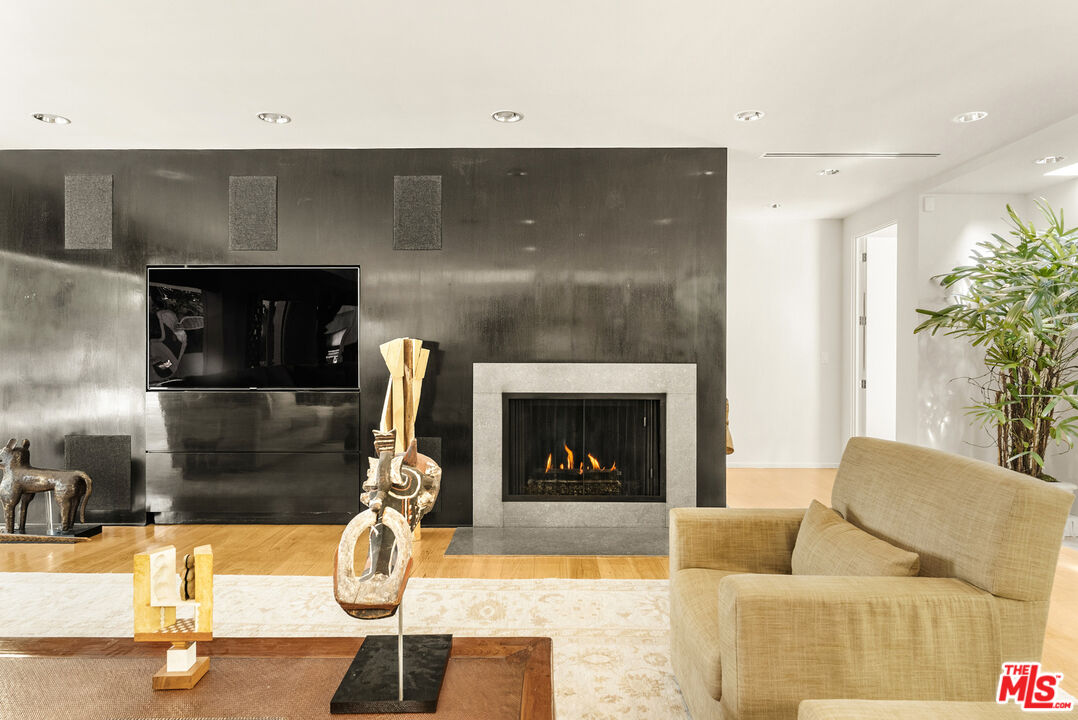 1001 Maybrook Dr, Beverly Hills