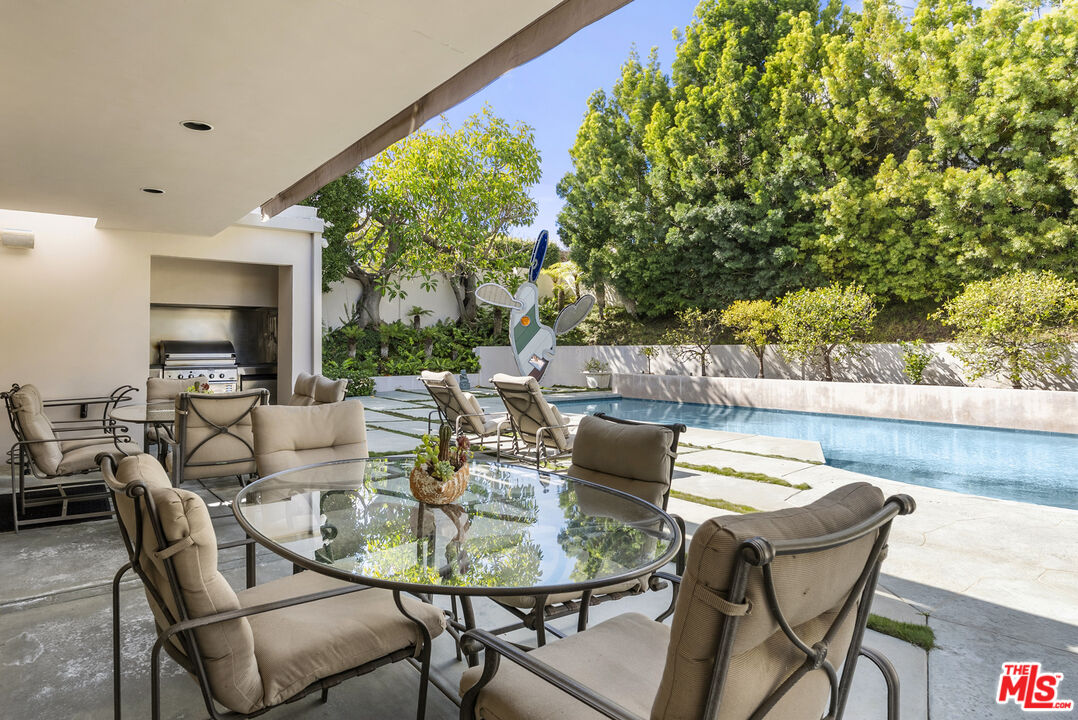 1001 Maybrook Dr, Beverly Hills