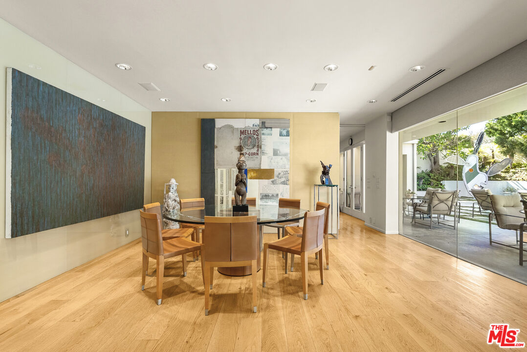 1001 Maybrook Dr, Beverly Hills