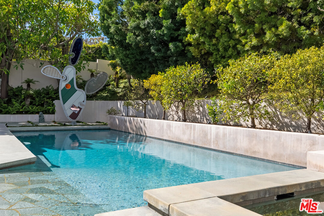 1001 Maybrook Dr, Beverly Hills