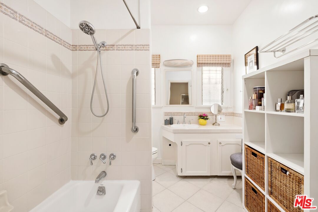 517 N Stanley Ave, Beverly Fairfax