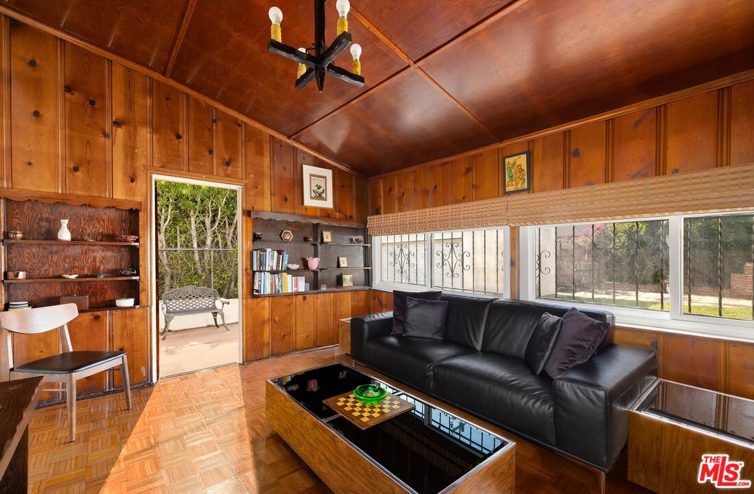 517 N Stanley Ave, Beverly Fairfax