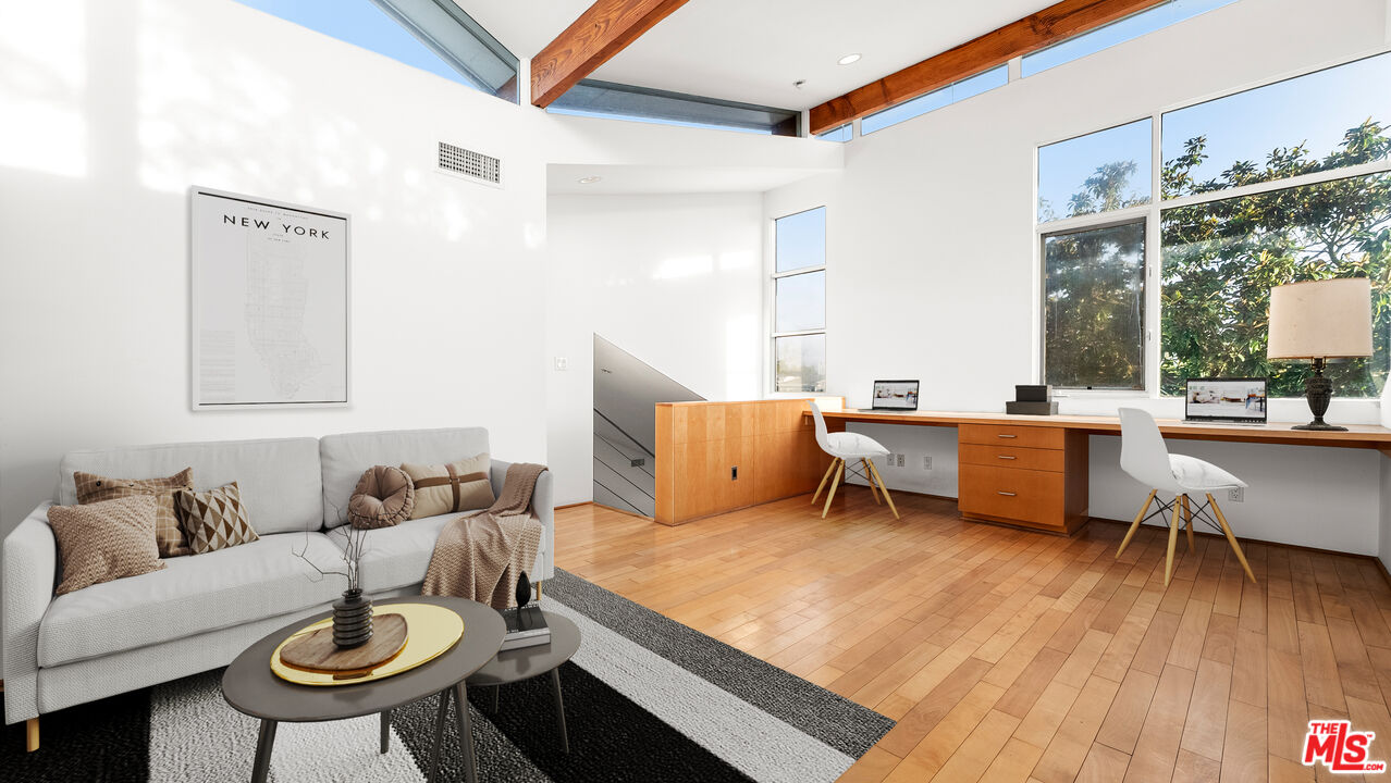 13921 W Sunset Blvd, Pacific Palisades