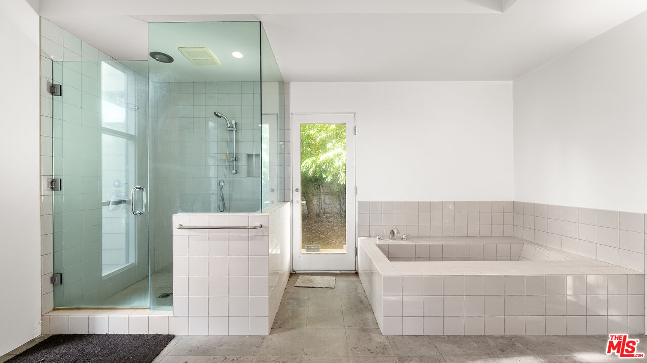 13921 W Sunset Blvd, Pacific Palisades