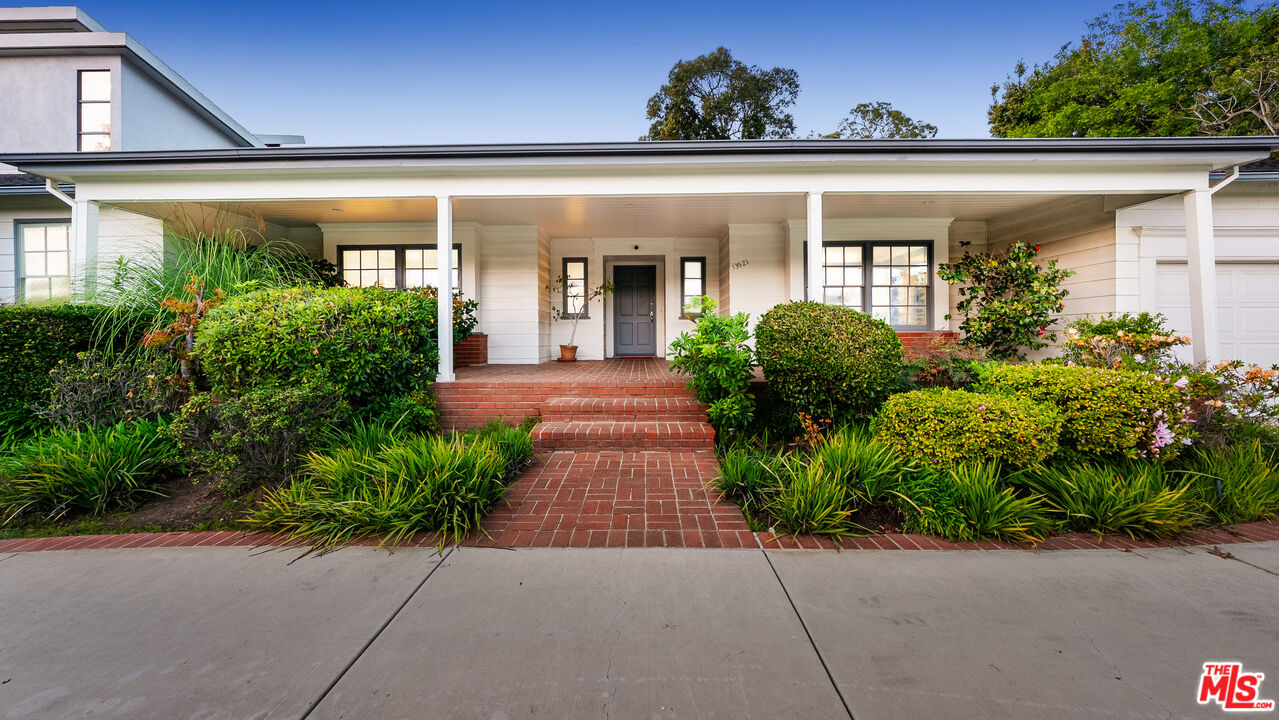 13921 W Sunset Blvd, Pacific Palisades