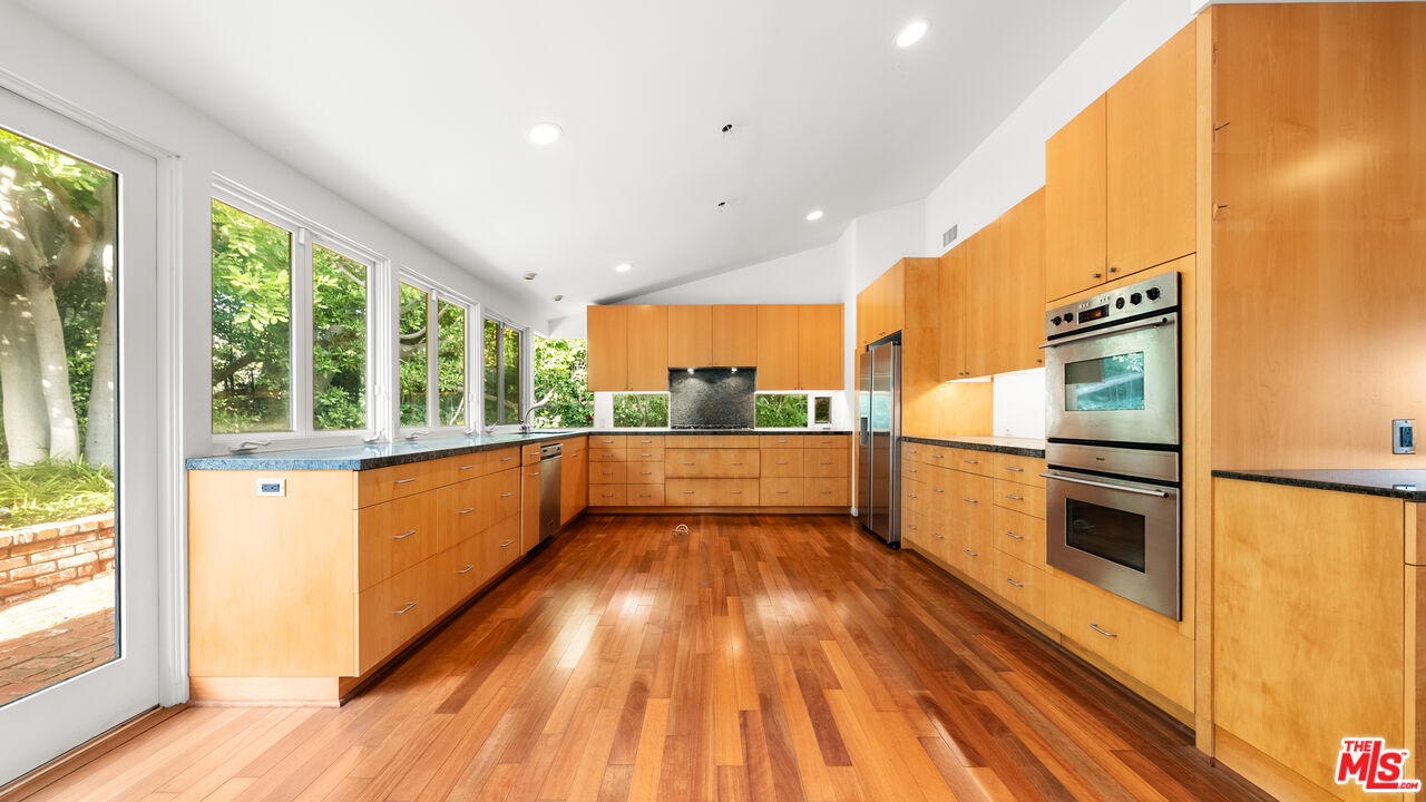13921 W Sunset Blvd, Pacific Palisades