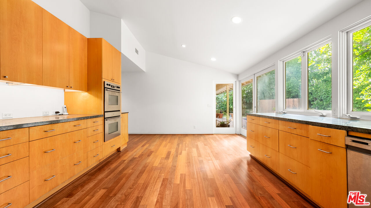 13921 W Sunset Blvd, Pacific Palisades