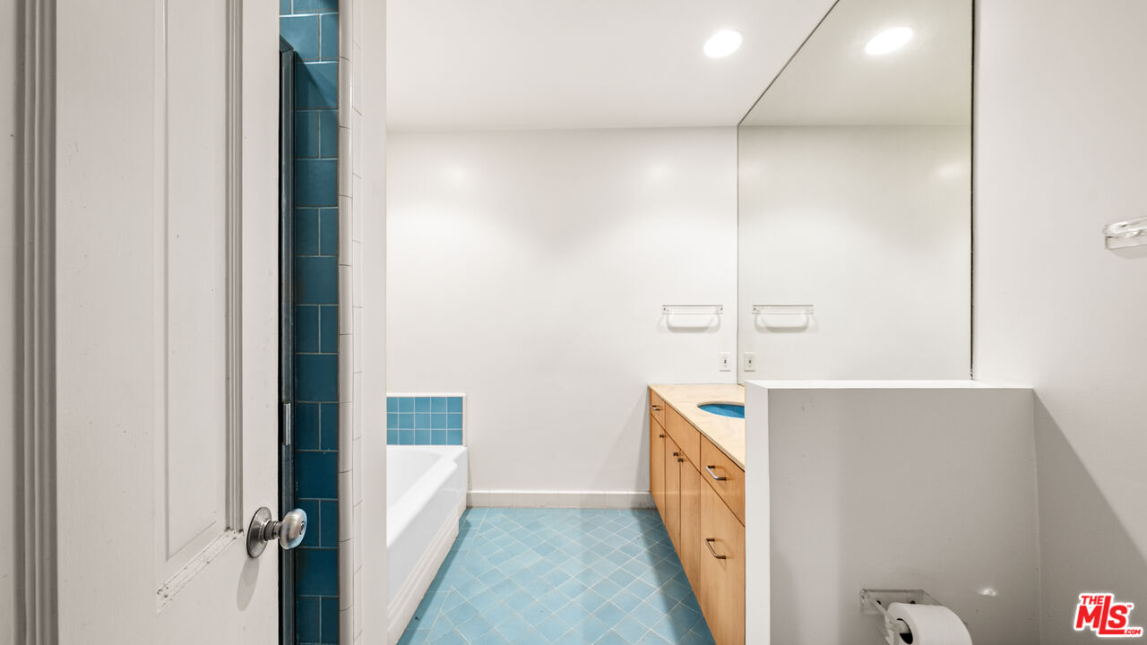 13921 W Sunset Blvd, Pacific Palisades