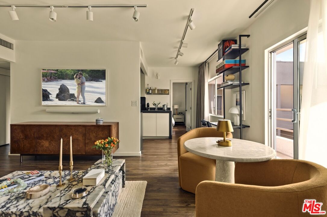 1131 Alta Loma Rd Unit: 528, West Hollywood