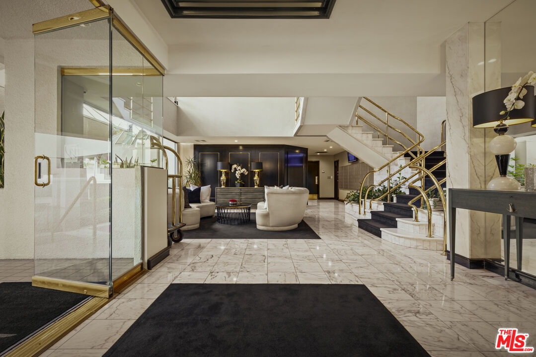 1131 Alta Loma Rd Unit: 528, West Hollywood