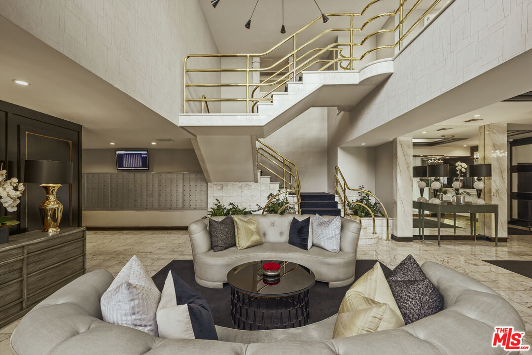 1131 Alta Loma Rd Unit: 528, West Hollywood