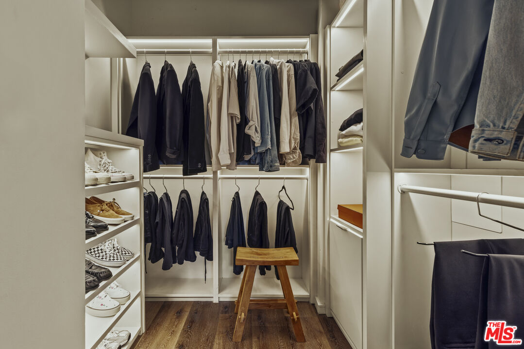 1131 Alta Loma Rd Unit: 528, West Hollywood